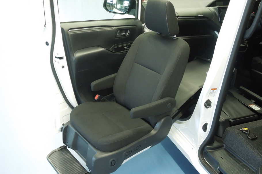 ウェルキャブ試乗車_エスクァイア タイプⅠ2脚仕様