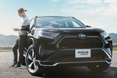 RAV4 PHV発表