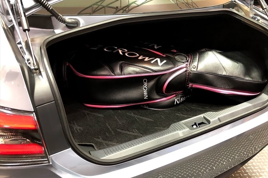 クラウンには本当にゴルフバッグが4個積めるのか？  トヨタモビリティ 