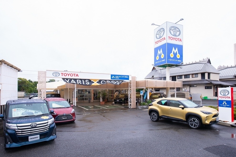 立場駅前店(旧:トヨタカローラ横浜立場駅前店) (1)