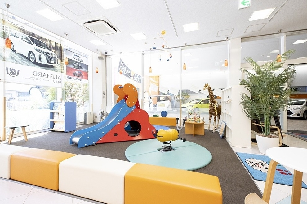 金沢文庫店(旧:トヨタカローラ横浜金沢店) (4)
