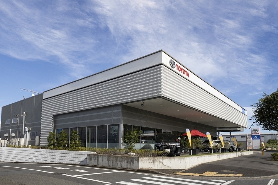 湘南店(旧:トヨタカローラ横浜湘南店) (3)