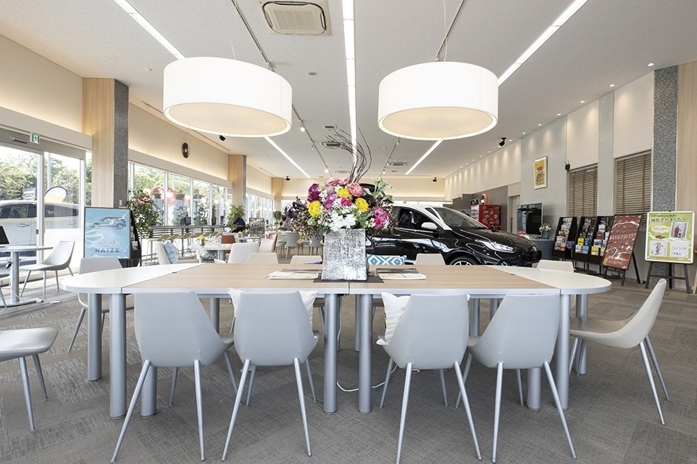 湘南店(旧:トヨタカローラ横浜湘南店) (1)