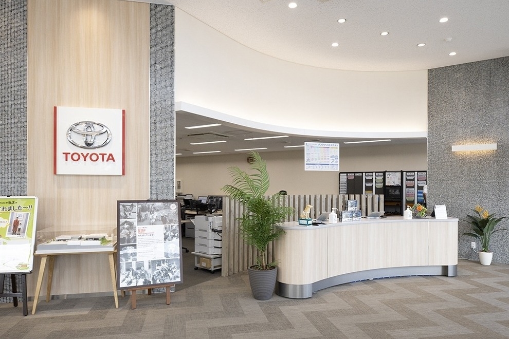 湘南店(旧:トヨタカローラ横浜湘南店) (5)