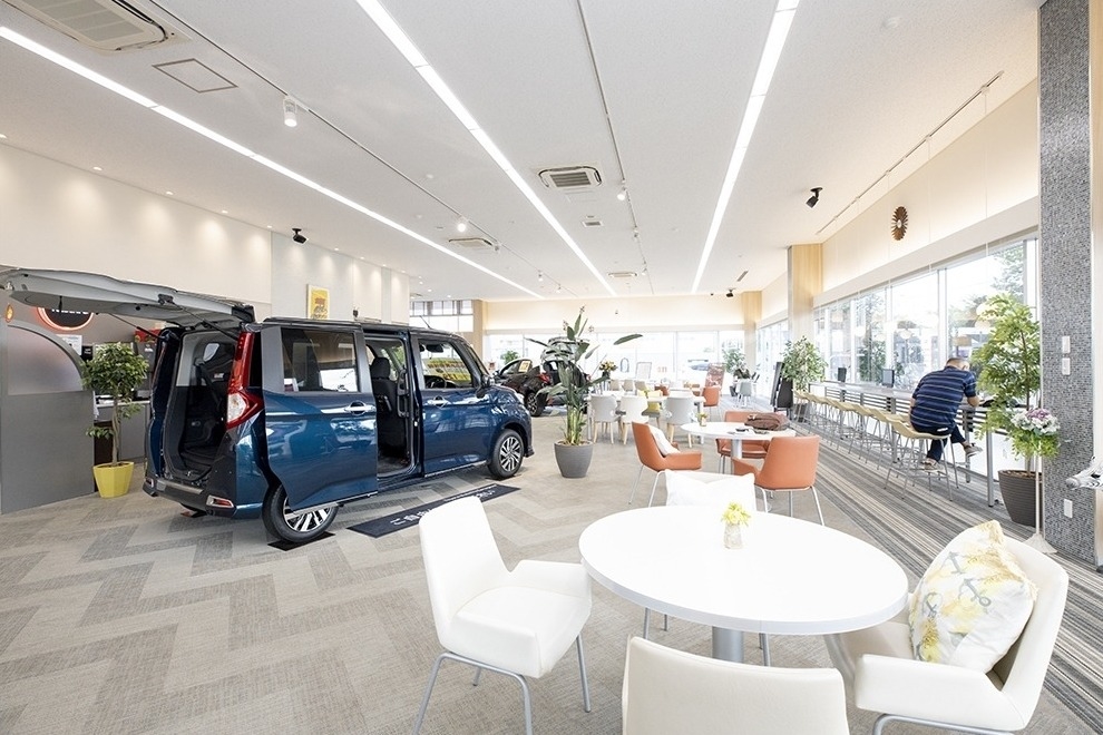 湘南店(旧:トヨタカローラ横浜湘南店) (2)