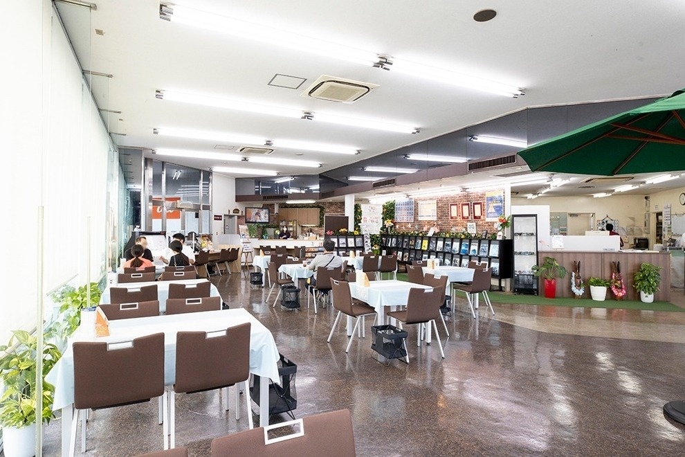 本厚木店(旧:神奈川トヨタ厚木店) (3)