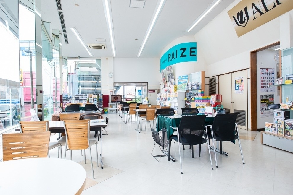 綾瀬店(旧:神奈川トヨタ綾瀬店) (3)