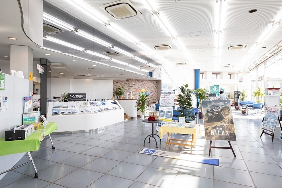 中津店(旧:神奈川トヨタ中津店) (3)