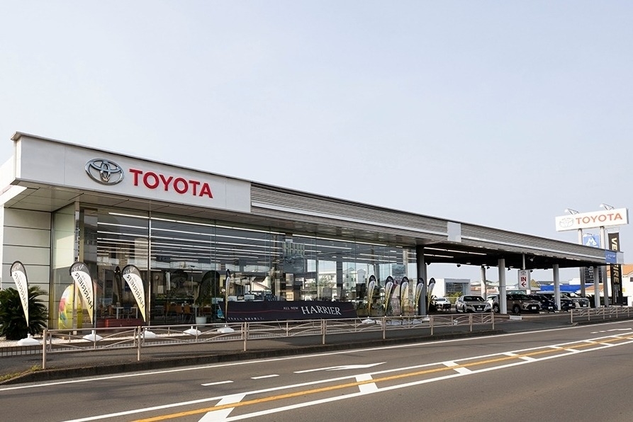 伊勢原白根店(旧:神奈川トヨタ伊勢原店) (3)