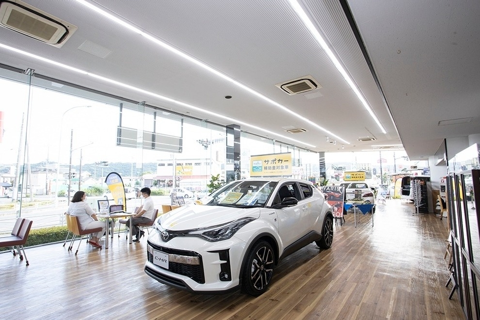 秦野平沢店(旧:神奈川トヨタ秦野店) (2)