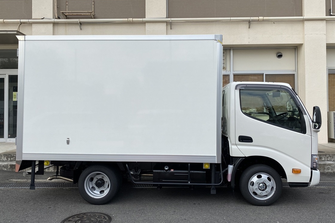 市場営業部_トラック1