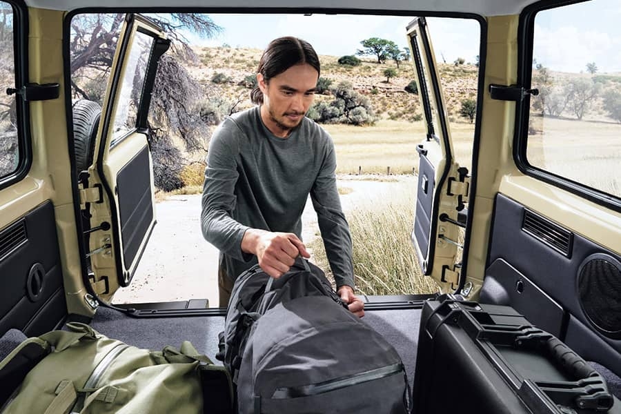 新型ランドクルーザー70-No.04-ラゲージスペース-01