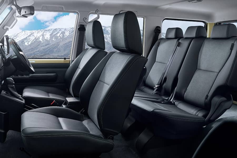 新型ランドクルーザー70-No.02-インテリア-02