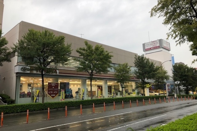 センター北店外観
