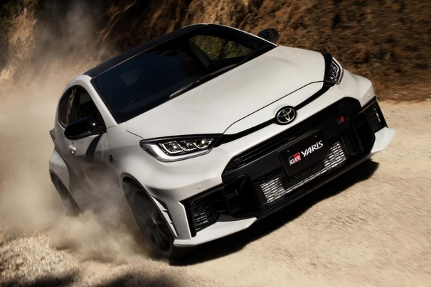 RZ“High performance”［GR-DAT（8AT・4WD）］