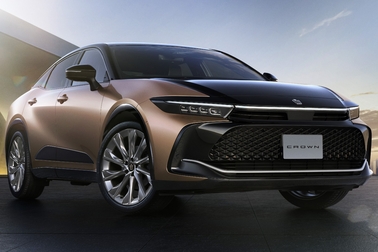 CROSSOVER Z（2.5Lハイブリッド車）