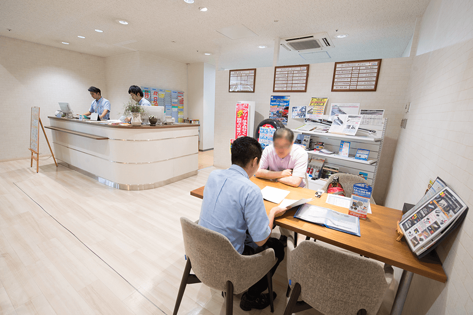 トレッサ横浜店 1F整備受付
