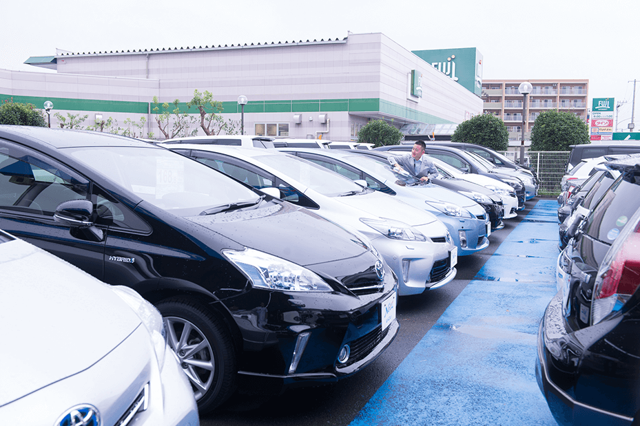 瀬谷U-Carセンター 展示場