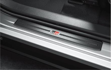 専用フロントドアスカッフプレート